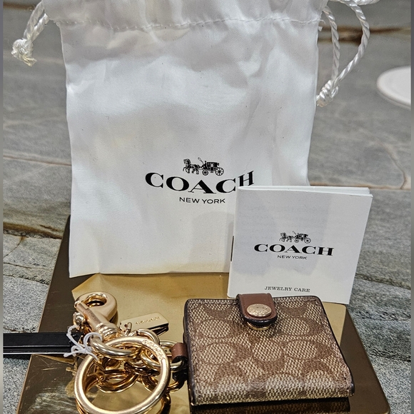 Coach Picture Frame Signarure Canvas Keychain Wallet /Coach F77675/Rare - Picture 1 of 14